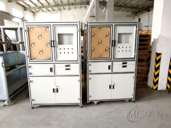 做一個工業(yè)鋁型材展示柜的價格貴么？